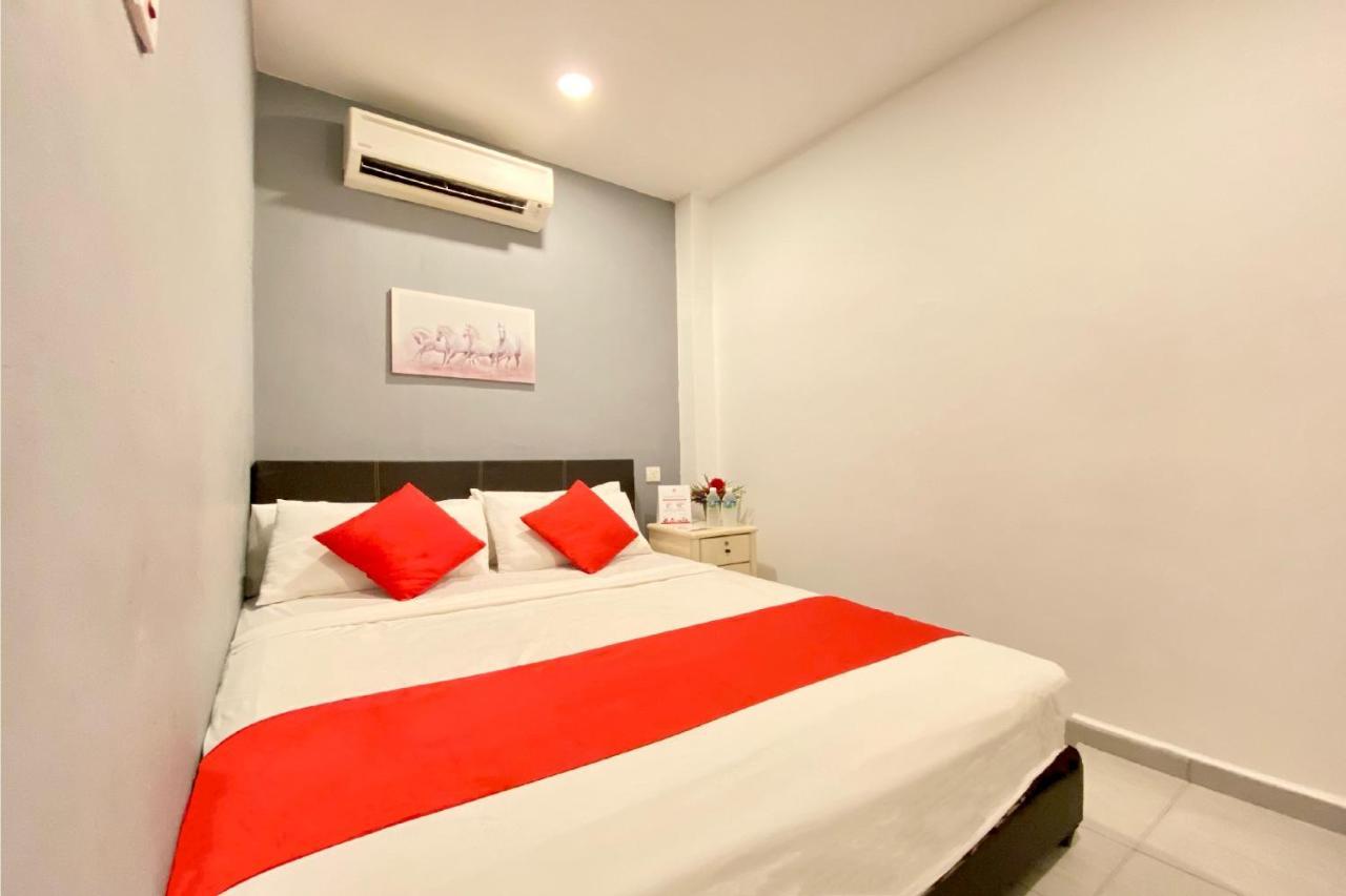 Spot On 90283 Twenty Seven Muntri Hotel Tanjung Bungah  Ngoại thất bức ảnh
