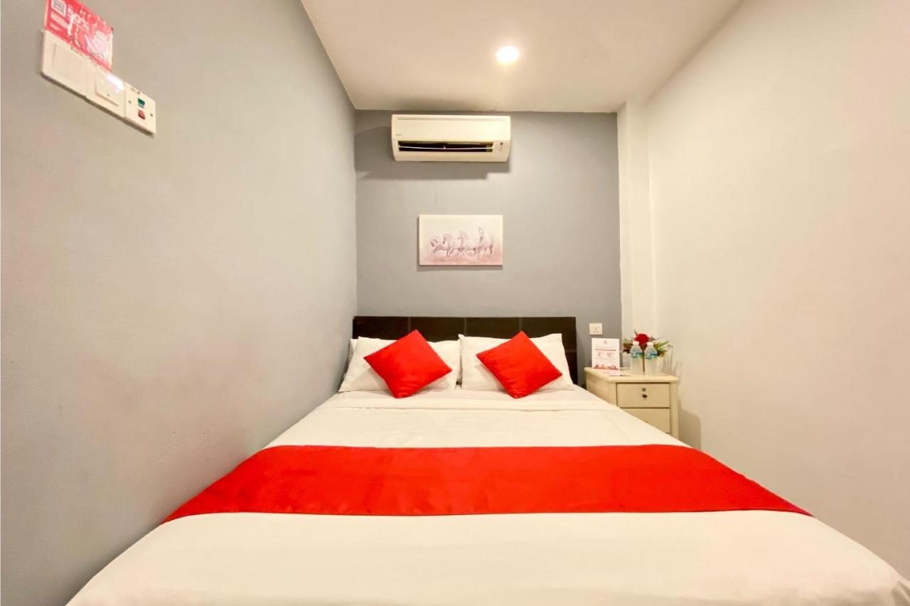 Spot On 90283 Twenty Seven Muntri Hotel Tanjung Bungah  Ngoại thất bức ảnh