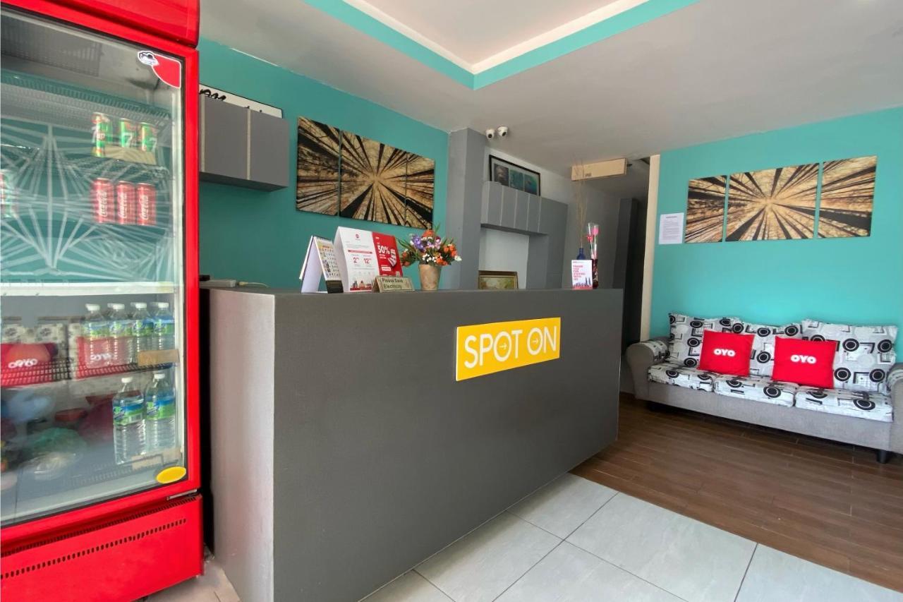Spot On 90283 Twenty Seven Muntri Hotel Tanjung Bungah  Ngoại thất bức ảnh