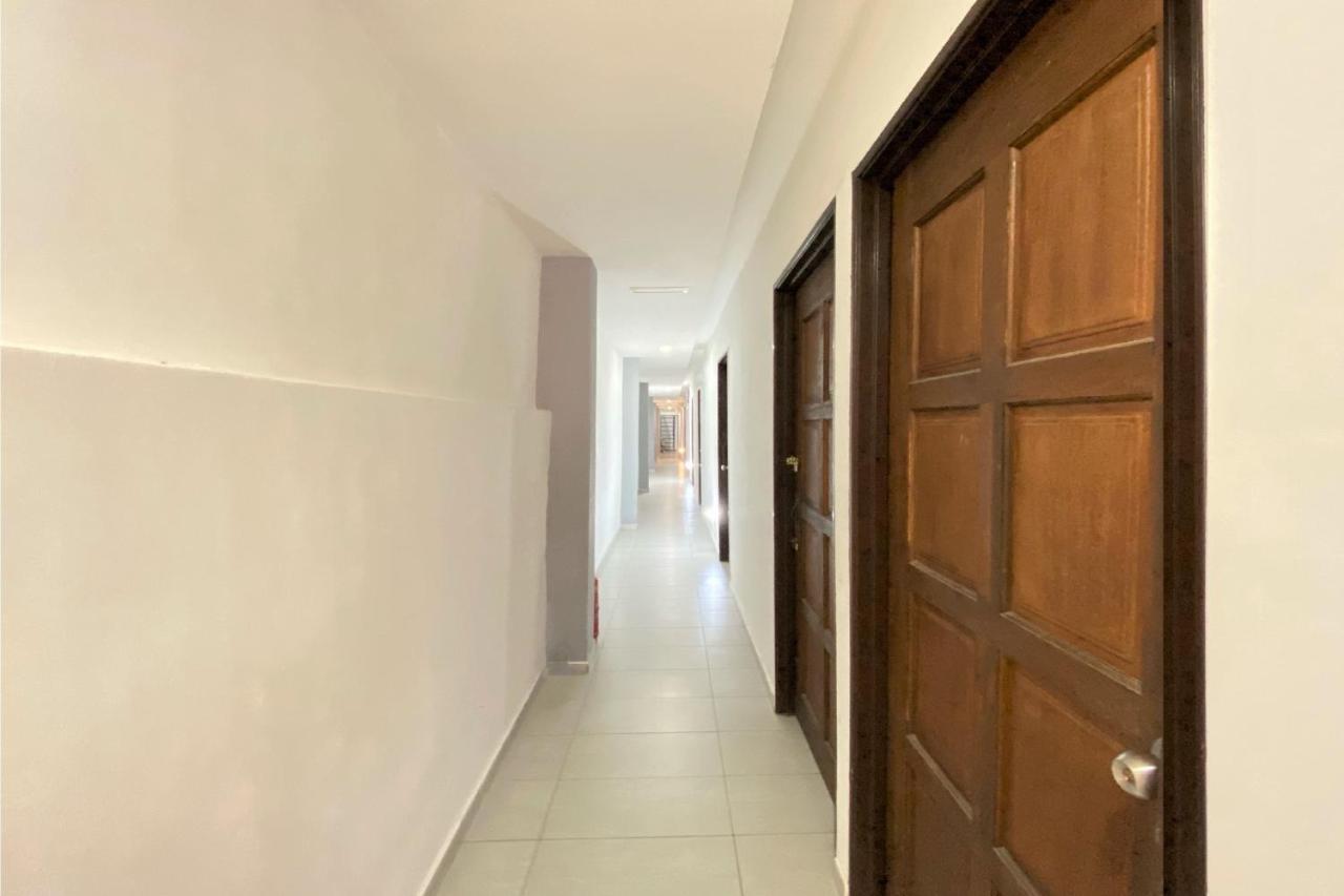 Spot On 90283 Twenty Seven Muntri Hotel Tanjung Bungah  Ngoại thất bức ảnh