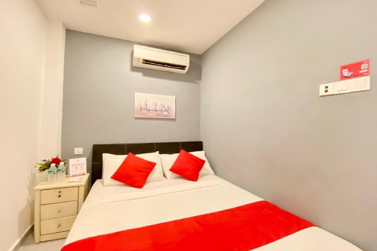 Spot On 90283 Twenty Seven Muntri Hotel Tanjung Bungah  Ngoại thất bức ảnh