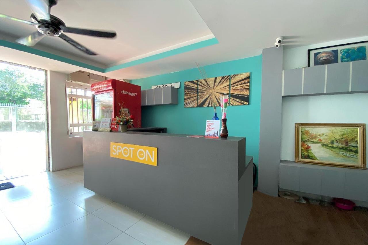 Spot On 90283 Twenty Seven Muntri Hotel Tanjung Bungah  Ngoại thất bức ảnh