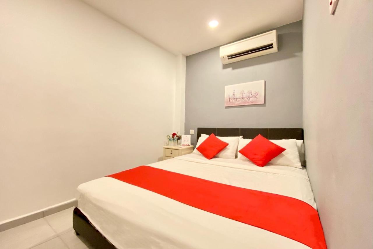 Spot On 90283 Twenty Seven Muntri Hotel Tanjung Bungah  Ngoại thất bức ảnh
