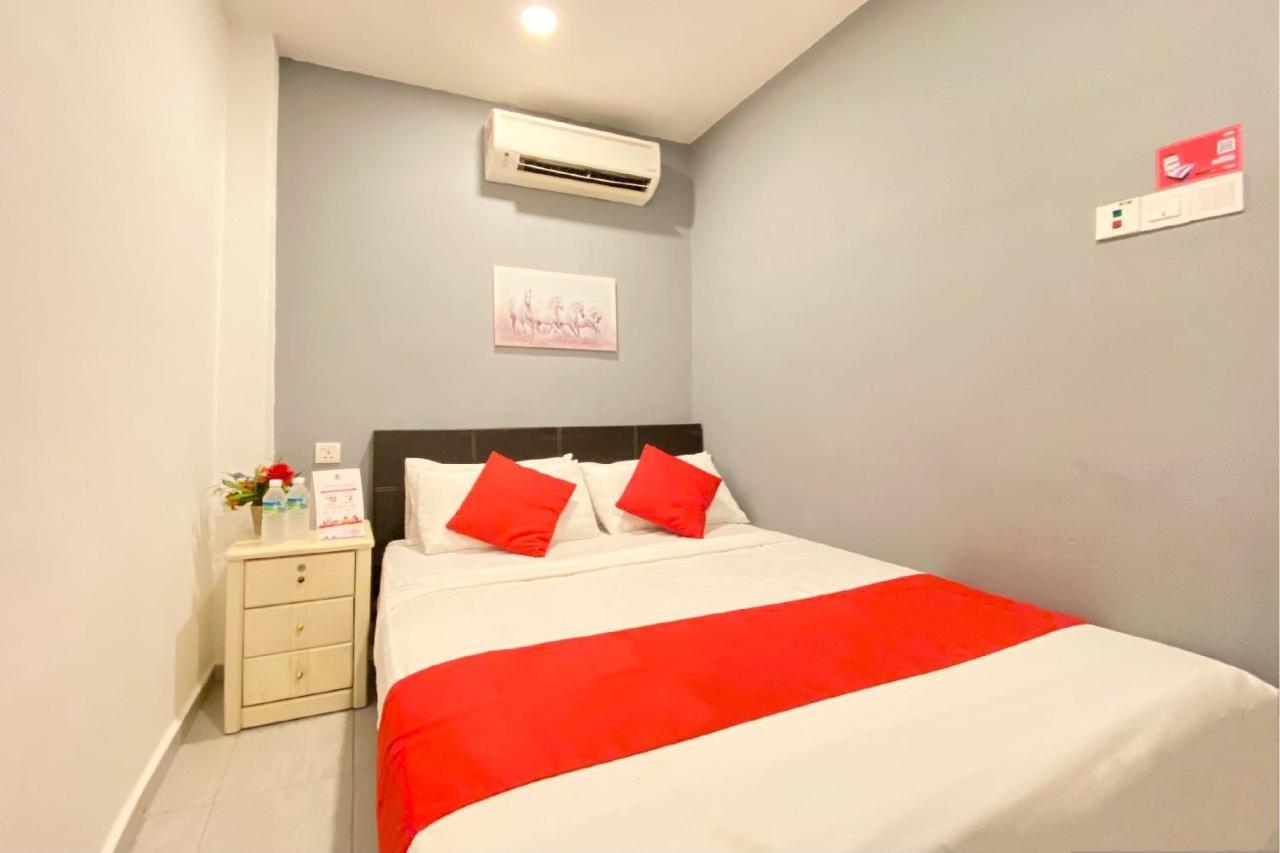 Spot On 90283 Twenty Seven Muntri Hotel Tanjung Bungah  Ngoại thất bức ảnh